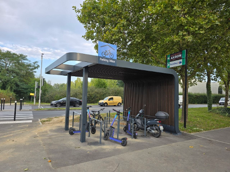 File:ParisScooterHub.png
