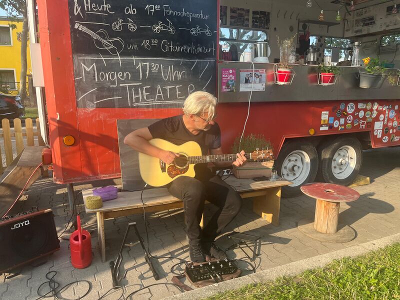 File:Gitarre-c-stadtland-2025.jpeg